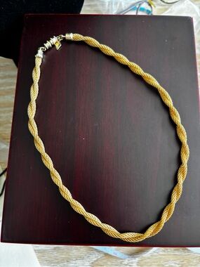 Vintage Sarah Coventry Classic Gold-Tone Twisted Rope Necklace